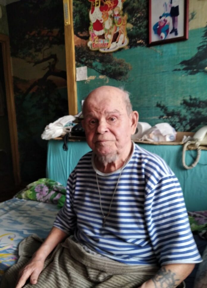 Ветерана трудового фронта поздравили с наступающим Днем Победы