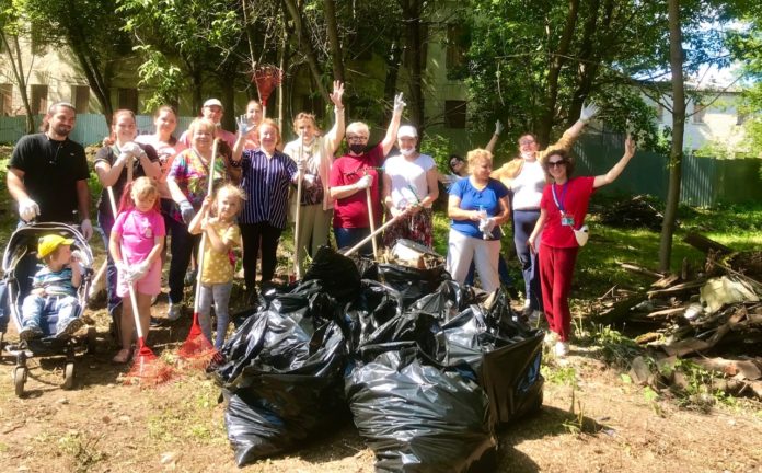 Работники ДК «Плещеево» приняли участие в экологическом марафоне Работники ДК «Плещеево» приняли участие в экологическом марафоне