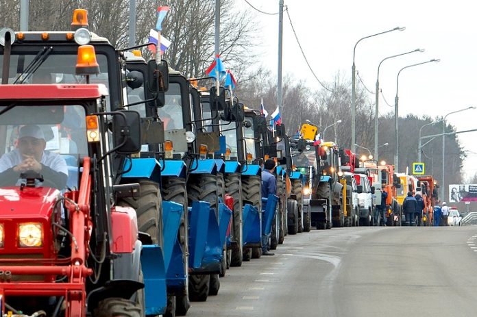 Вместе лучше – Первый субботник в Подольске начался с парада коммунальной техники