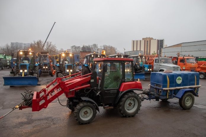 В округе ввели усиленный режим для дорожных и коммунальных служб