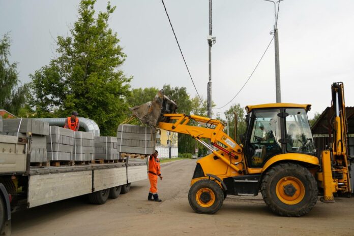 Подольск продолжают благоустраивать Подольск продолжают благоустраивать