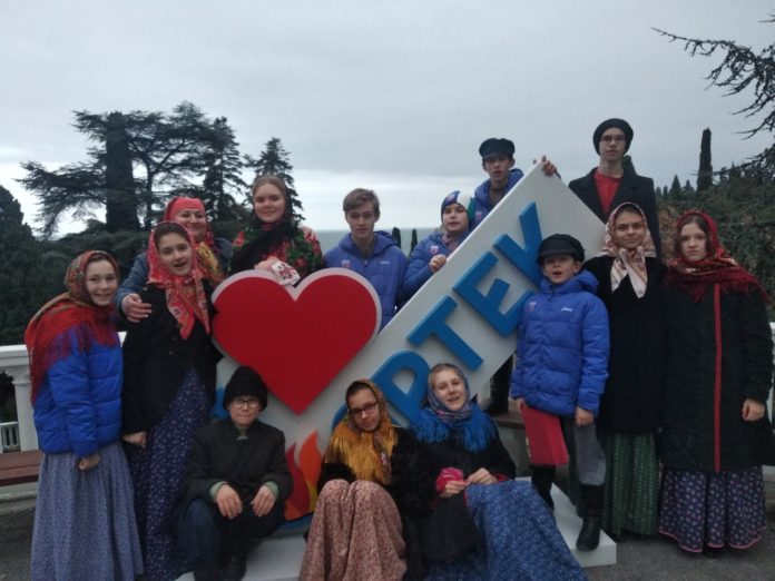 «Наследники традиции-2020»: фольклорный ансамбль поделился воспоминаниями о V Всероссийском детско-юношеском форуме