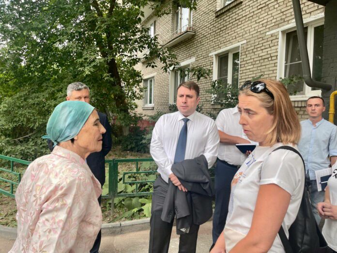 Глава Подольска повторно встретился с жителями дома №4 по Б. Серпуховской Глава Подольска повторно встретился с жителями дома №4 по Б. Серпуховской