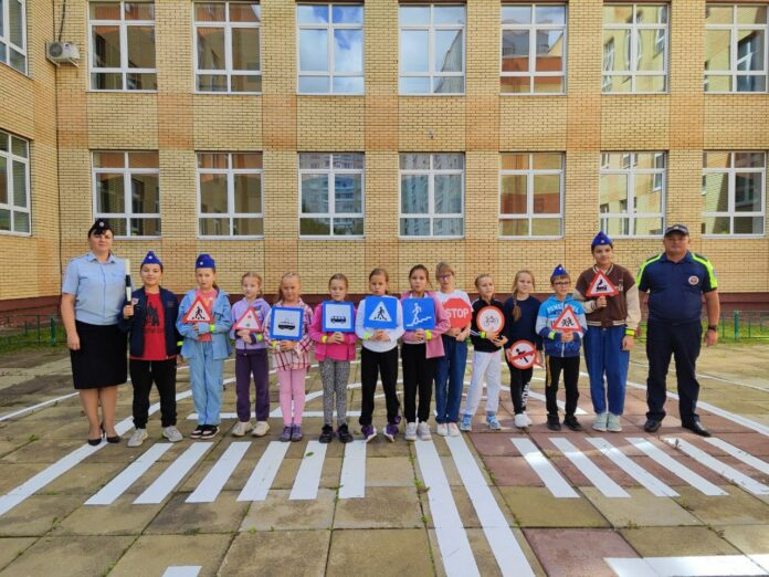 Подольские автоинспекторы провели тренинги по дорожной безопасности в учреждениях дополнительного образования Подольские автоинспекторы провели тренинги по дорожной безопасности в учреждениях дополнительного образования