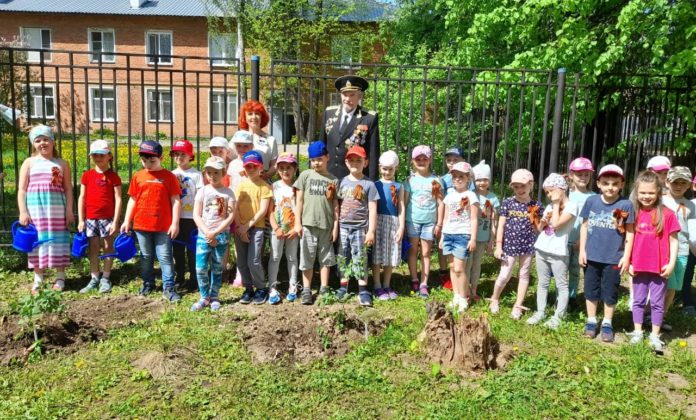 Патриотическая акция «Сирень Победы» прошла в Подольске Патриотическая акция «Сирень Победы» прошла в Подольске