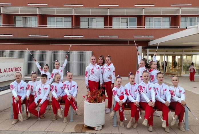 Студия «Грезы» показала отличные результаты на Чемпионате Европы в составе сборной России по мажореткам... Студия «Грезы» показала отличные результаты на Чемпионате Европы в составе сборной России по мажореткам...