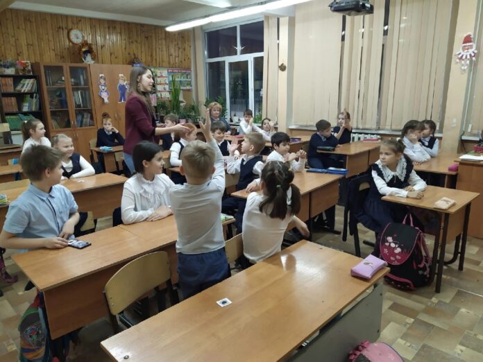 Дискуссия на тему “Идеальная школа” прошла в подольской школе № 13 Дискуссия на тему “Идеальная школа” прошла в подольской школе № 13