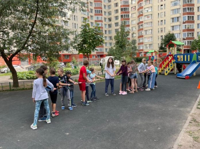 В Большом Подольске прошел тематический праздник «Спорт в каждый двор» В Большом Подольске прошел тематический праздник «Спорт в каждый двор»