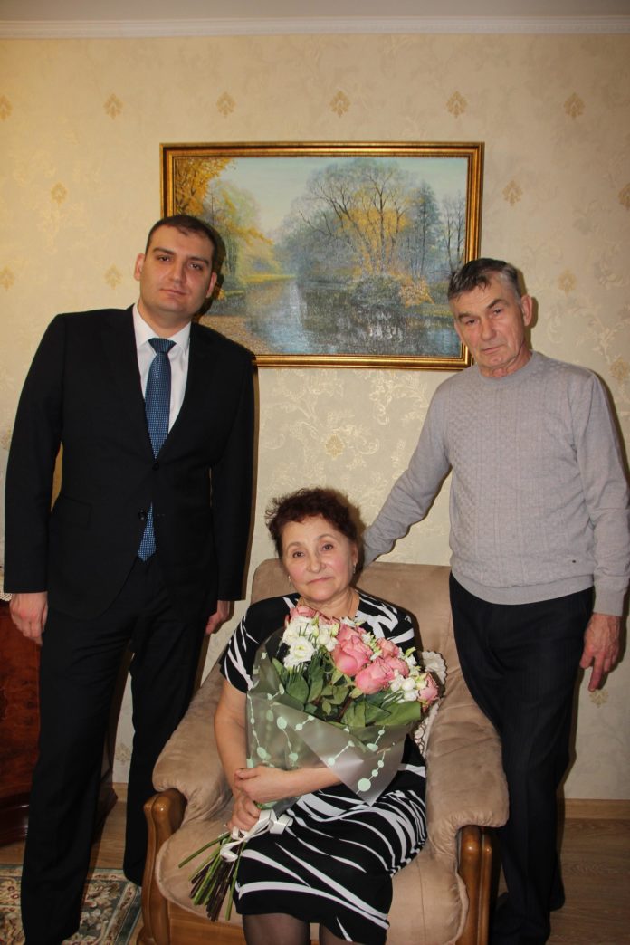 Представители руководства УМВД России по Городскому округу Подольск навестили мать Героя России Александра Монетова Представители руководства УМВД России по Городскому округу Подольск навестили мать Героя России Александра Монетова