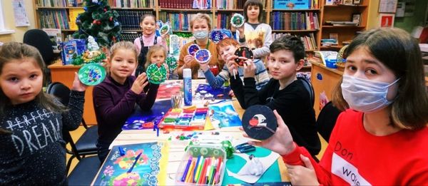 Мастер-класс “Затеи и идеи” прошел в Центральной детской библиотеке Мастер-класс “Затеи и идеи” прошел в Центральной детской библиотеке