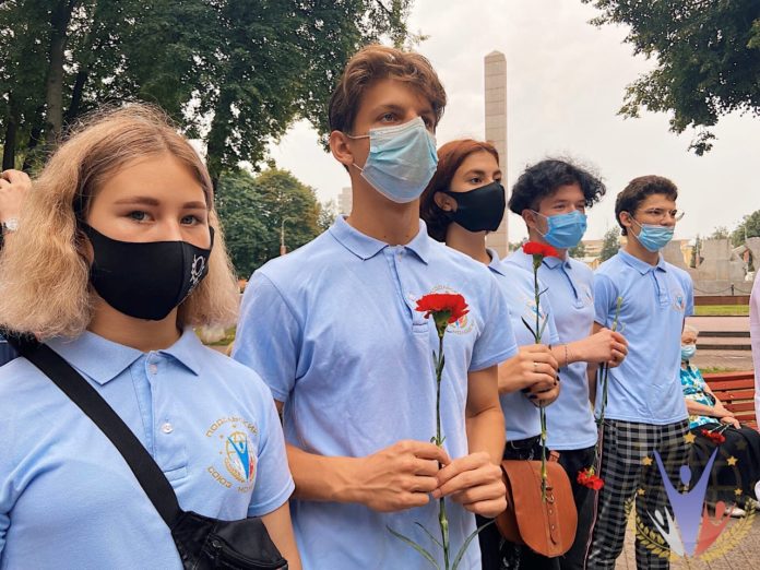 Состоялось возложение цветов к памятнику воинам – интернационалистам 2 августа Состоялось возложение цветов к памятнику воинам – интернационалистам 2 августа