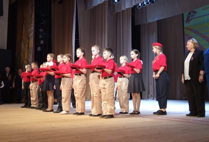 Служить России суждено тебе и мне Служить России суждено тебе и мне