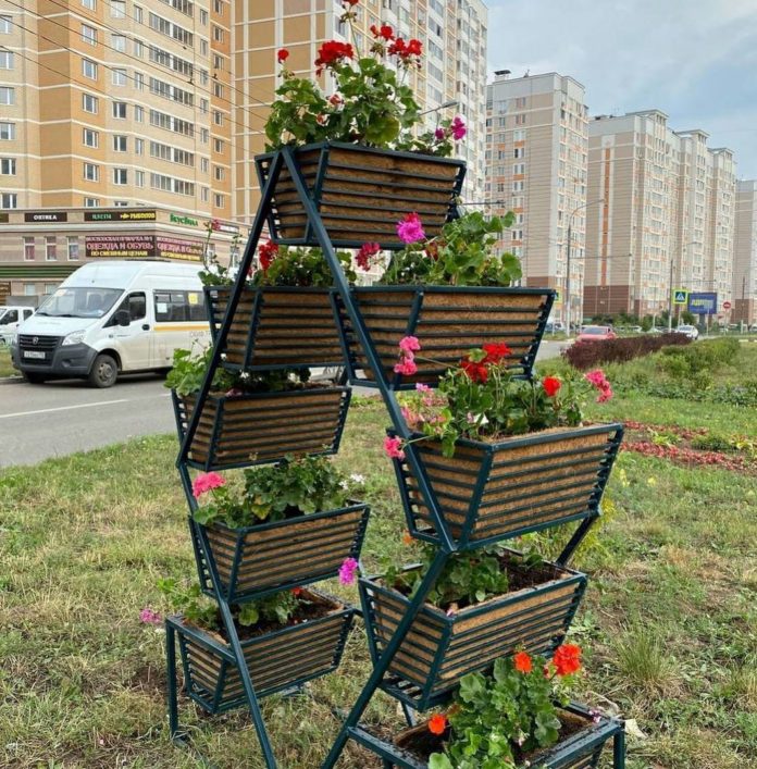 На улице Академика Долежаля в Кузнечиках появилось новое кашло На улице Академика Долежаля в Кузнечиках появилось новое кашло