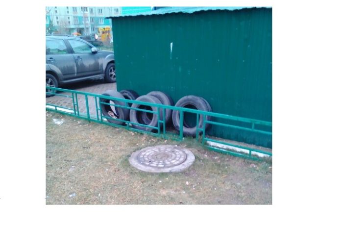 С территории микрорайона Кузнечики в Подольске вывезено для утилизации более 200 покрышек