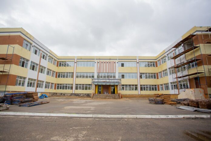 Глава Подольска осмотрел капитально ремонтирующийся лицей № 5 Глава Подольска осмотрел капитально ремонтирующийся лицей № 5