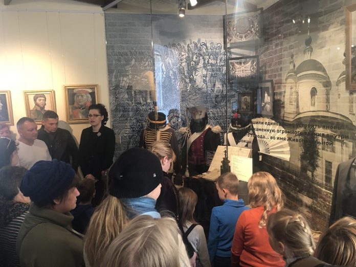 Экскурсия «От иголки до машинки» прошла в Подольском краеведческом музее