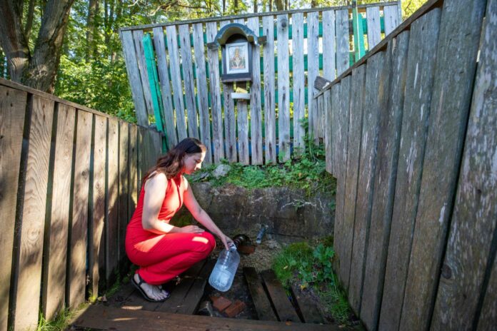 Благоустройство родника началось в деревне Бородино г. о. Подольск Благоустройство родника началось в деревне Бородино г. о. Подольск