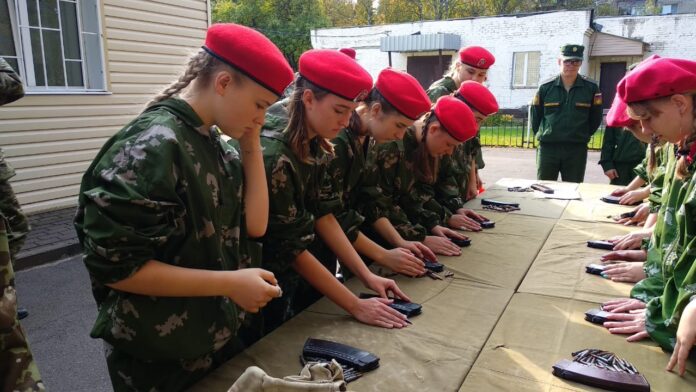 Юнармейские отряды Большого Подольска стали победителями региональной военно-патриотической игры «Девушки в погонах»