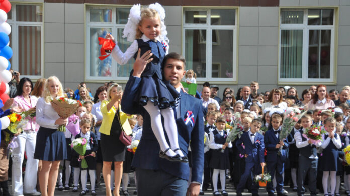 Информируем подольчан: Андрей Воробьев поведал проведении школьных линеек в День знаний Информируем подольчан: Андрей Воробьев поведал проведении школьных линеек в День знаний