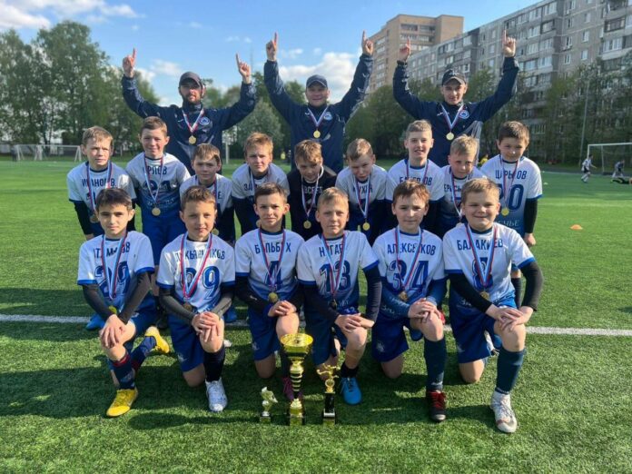 Футбольная команда из Подольска вышла в финал Всероссийского турнира «XXX Открытый чемпионат ДФЛ» Футбольная команда из Подольска вышла в финал Всероссийского турнира «XXX Открытый чемпионат ДФЛ»