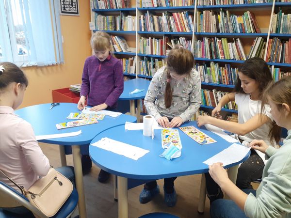 В детской библиотеке № 6 состоялся мастер-класс «Креативные маски»
