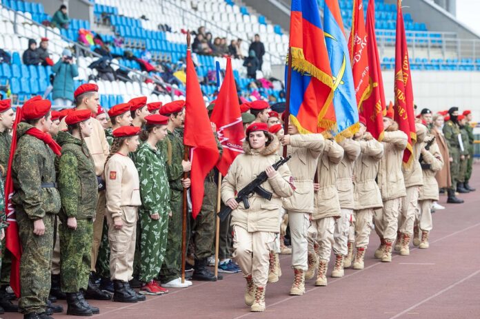 На стадионе «Труд» провели военно-патриотическая игру «Наследники Победы»