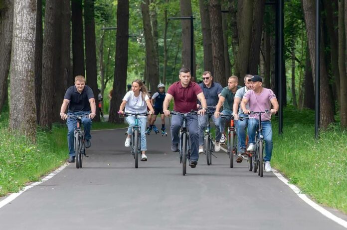 Завершается II этап благоустройства лесопарка «Дубровицкий лес» в Подольске