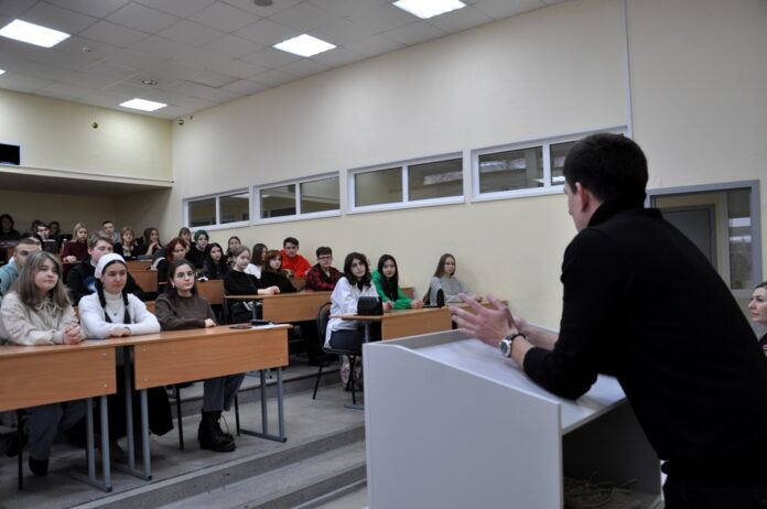 В Подольске сотрудники полиции провели беседы со студентами колледжа В Подольске сотрудники полиции провели беседы со студентами колледжа