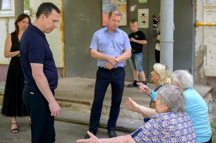 Мониторинг территории дворов провели на Силикатной-2