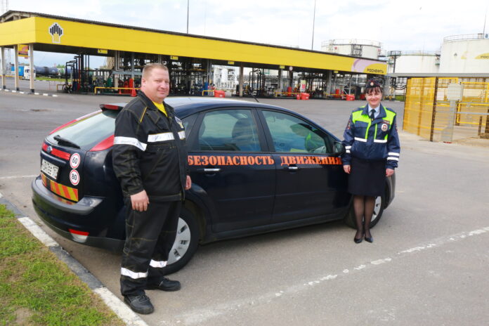 Подольские автоинспекторы напомнили водительскому составу автотранспортного предприятия о соблюдении мер безопасности