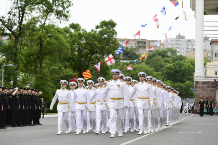 Тихоокеанское высшее военно-морское училище имени С.О. Макарова приглашает к обучению Тихоокеанское высшее военно-морское училище имени С.О. Макарова приглашает к обучению