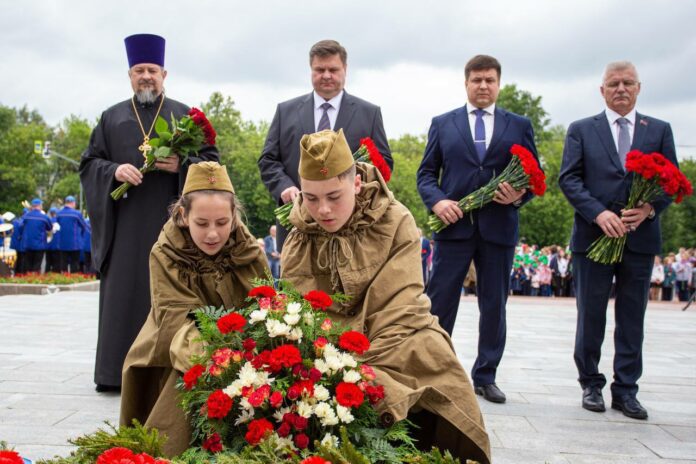 Жители Подольска почтили память павших в годы Великой Отечественной войны Жители Подольска почтили память павших в годы Великой Отечественной войны