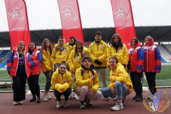 Помощь в проведении военно-патриотической игры «Наследники Победы» оказали активисты Подольского союза молодежи Помощь в проведении военно-патриотической игры «Наследники Победы» оказали активисты Подольского союза молодежи