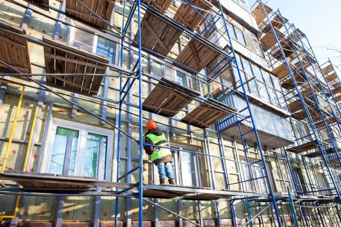 Капитальный ремонт дома № 4 по улице Победы продолжается Капитальный ремонт дома № 4 по улице Победы продолжается