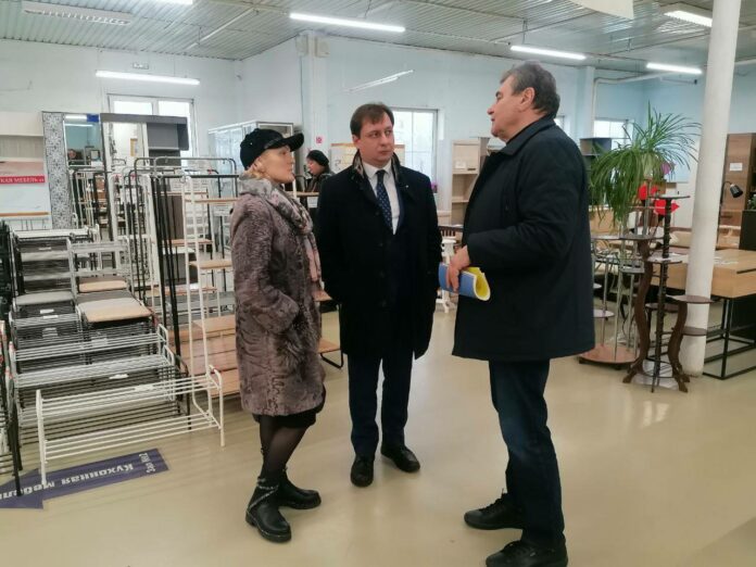 Встречу с представителем торгового центра “Юалекс” провели в Климовске Встречу с представителем торгового центра “Юалекс” провели в Климовске