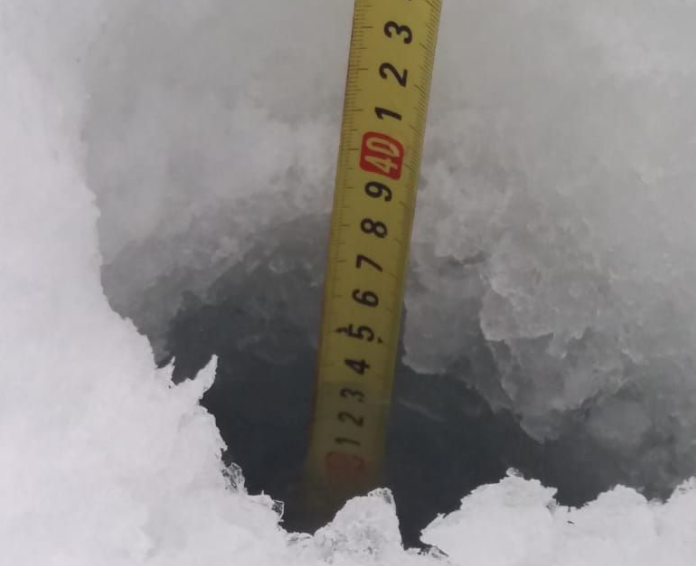 Толщина льда на реке Пахре 19 февраля Толщина льда на реке Пахре 19 февраля