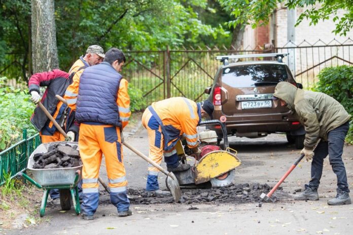 Вторая волна ямочного ремонта началась в Подольске Вторая волна ямочного ремонта началась в Подольске