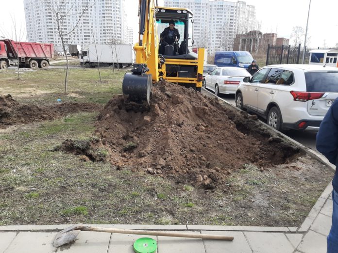 В микрорайоне Кузнечики ведутся работы по устройству парковочных карманов В микрорайоне Кузнечики ведутся работы по устройству парковочных карманов