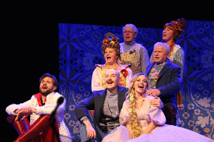 В подольском КПЦ «Дубровицы» состоялся спектакль «Не в свои сани не садись!»