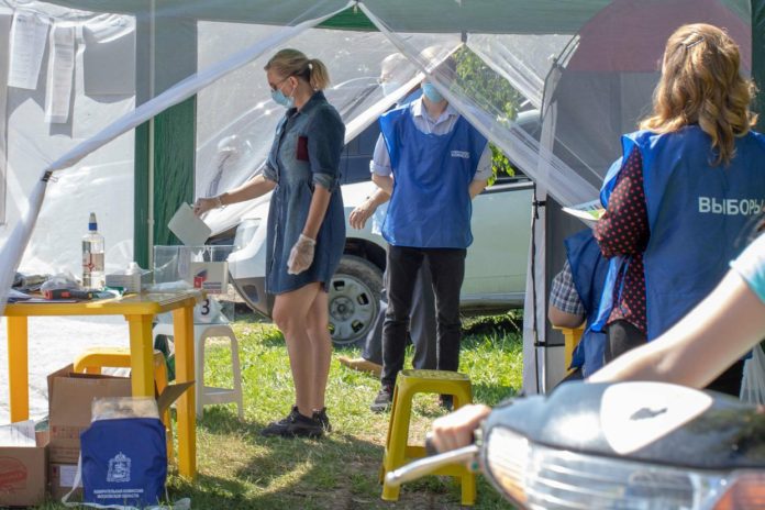 Голосование по поправкам в Конституцию РФ: голосуют граждане сельских населенных пунктов Большого Подольска