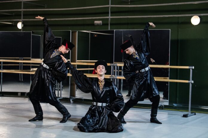 На американском канале CW Network показали подольский ансамбль “Рассвет” На американском канале CW Network показали подольский ансамбль “Рассвет”