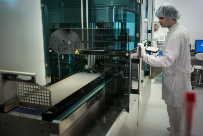 Компания «Петровакс» наращивает производство препаратов в связи с пандемией