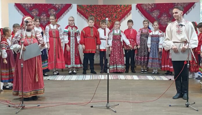 В ДК «ЗИО» прошел исконный русский народный праздник урожая Осенины