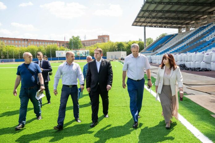 На футбольных аренах СК «Труд» в Подольске полностью заменят покрытие На футбольных аренах СК «Труд» в Подольске полностью заменят покрытие