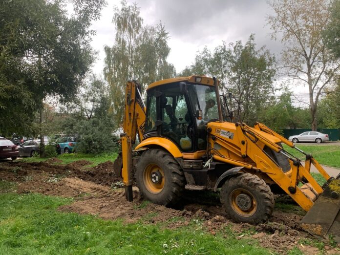 В микрорайоне Климовск ведутся работы по комплексному благоустройству территории В микрорайоне Климовск ведутся работы по комплексному благоустройству территории
