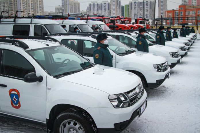 Сертификат на новую технику вручили руководителям Подольского пожарно-спасательного гарнизона в Химках