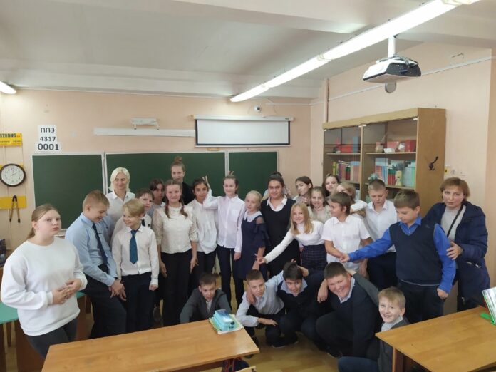 Для учащихся школы №13 провели музыкально-игровую программу