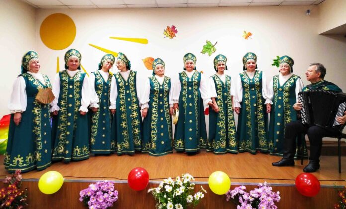 Праздничная программа прошла в СДК «Надежда» поселка МИС Праздничная программа прошла в СДК «Надежда» поселка МИС