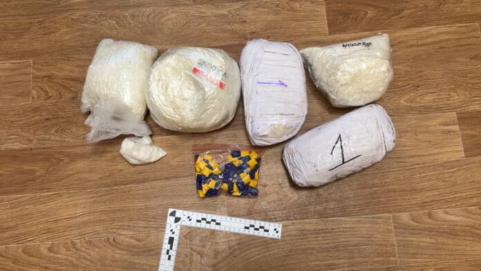 В Подольске полицейские задержали мужчину, в рюкзаке которого находилось более 6 килограммов наркотиков В Подольске полицейские задержали мужчину, в рюкзаке которого находилось более 6 килограммов наркотиков