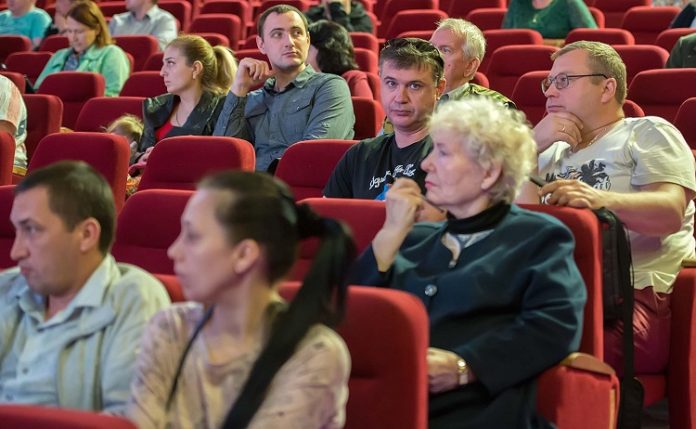 В Дне разъяснений порядка формирования тарифов на вывоз ТКО приняли участие более 80 жителей...  В Дне разъяснений порядка формирования тарифов на вывоз ТКО приняли участие более 80 жителей...